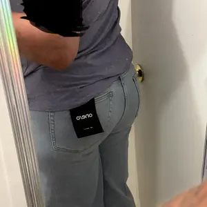 Customer curve fit photo for BBL Stretch Wide-Leg Jeans